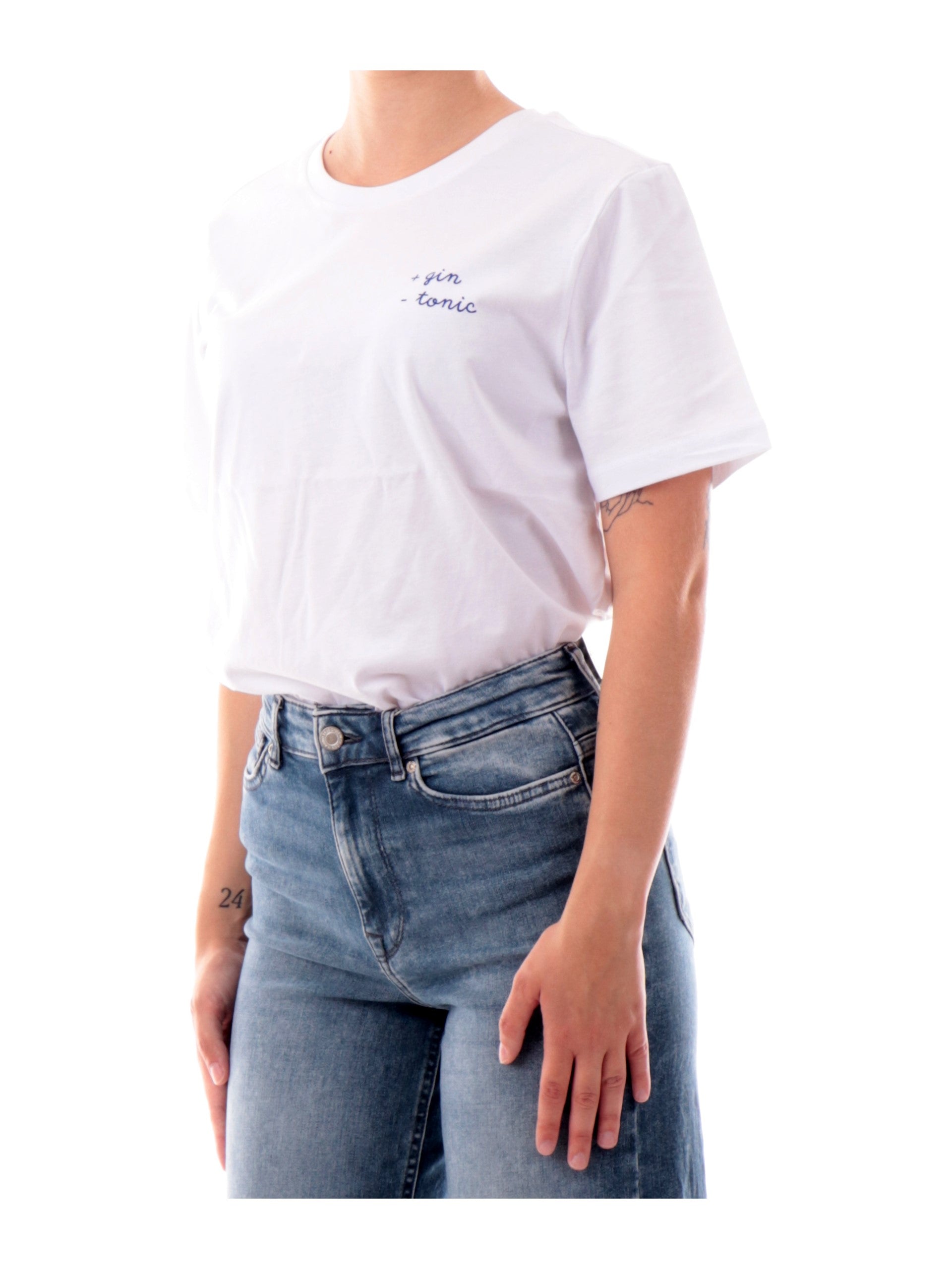 677cd273339c1f0b9f71566cc410b82ae719b122