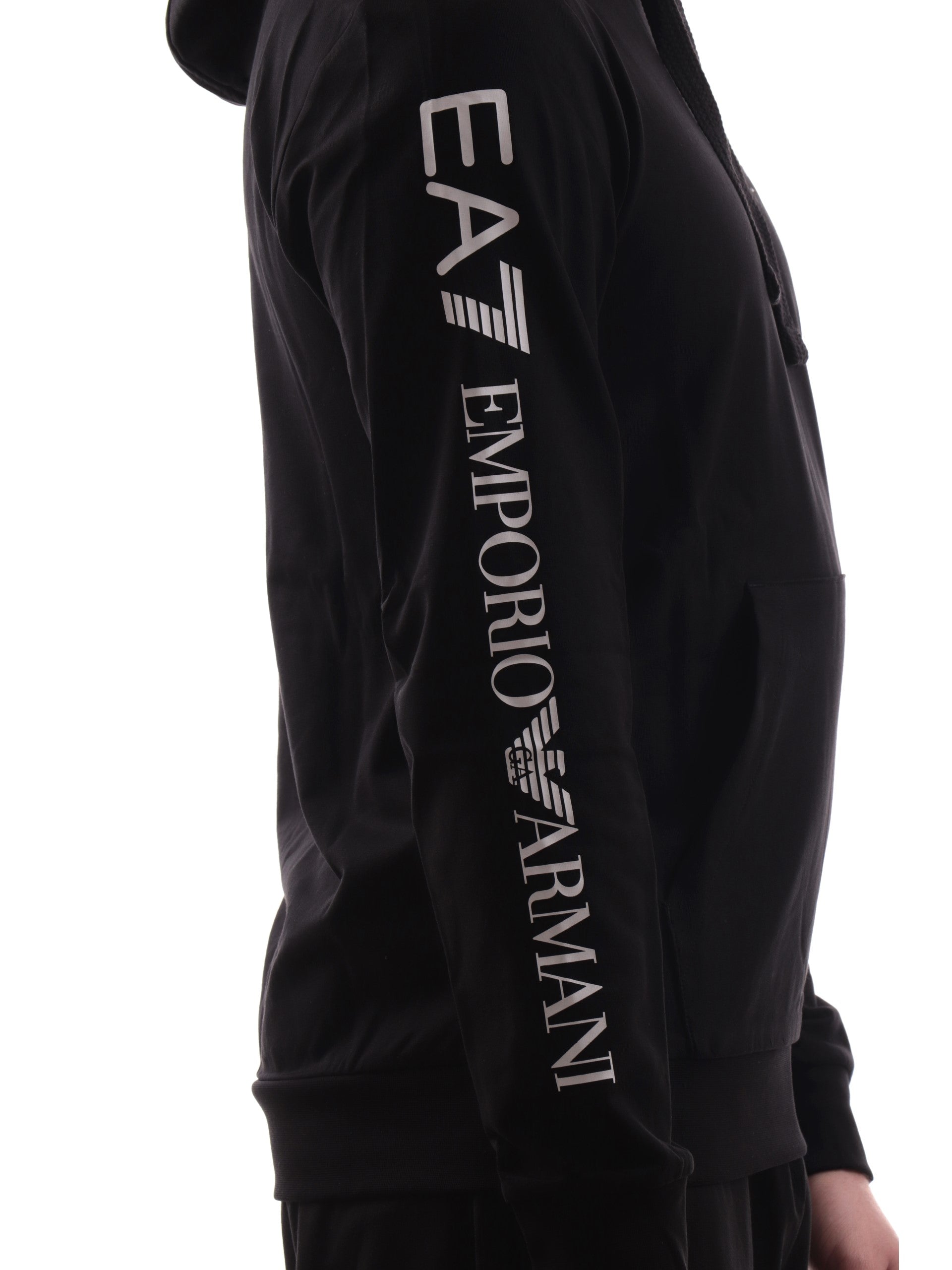 6de85fcb75bb5079682af5d419ad6bb266cb5fb3