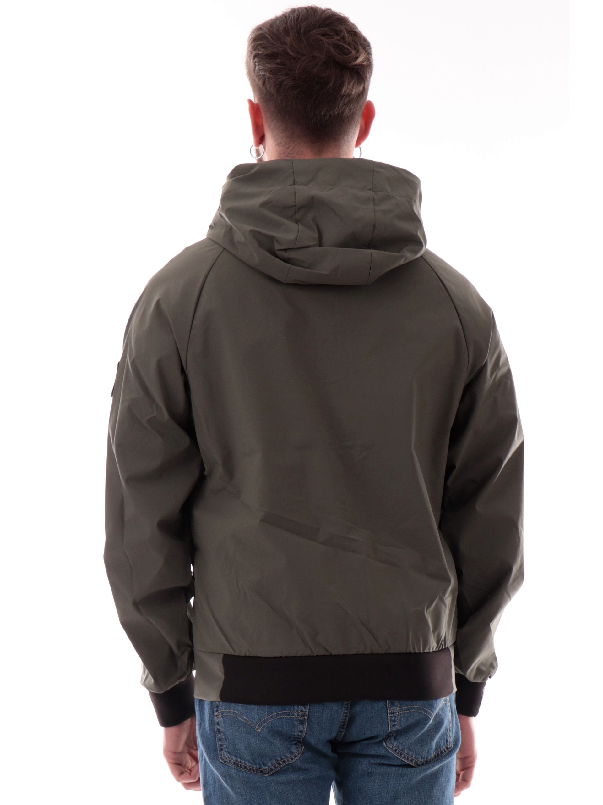 ad8ce9cf8d4f123a8f2bf09213ba2d5582823bb2