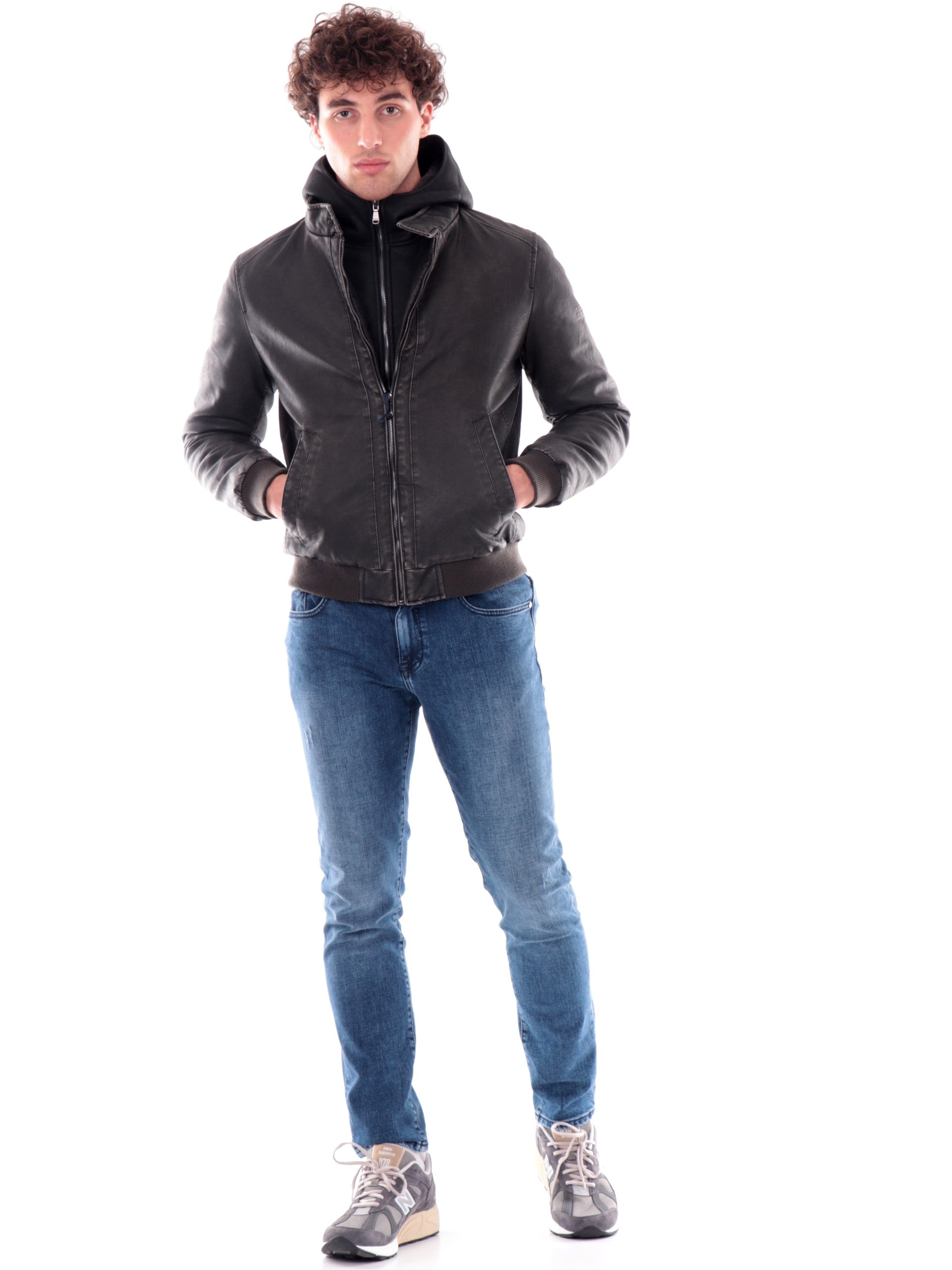 4eb935fd9ad0ecd0543569fe7e38b3fceadb8e3c