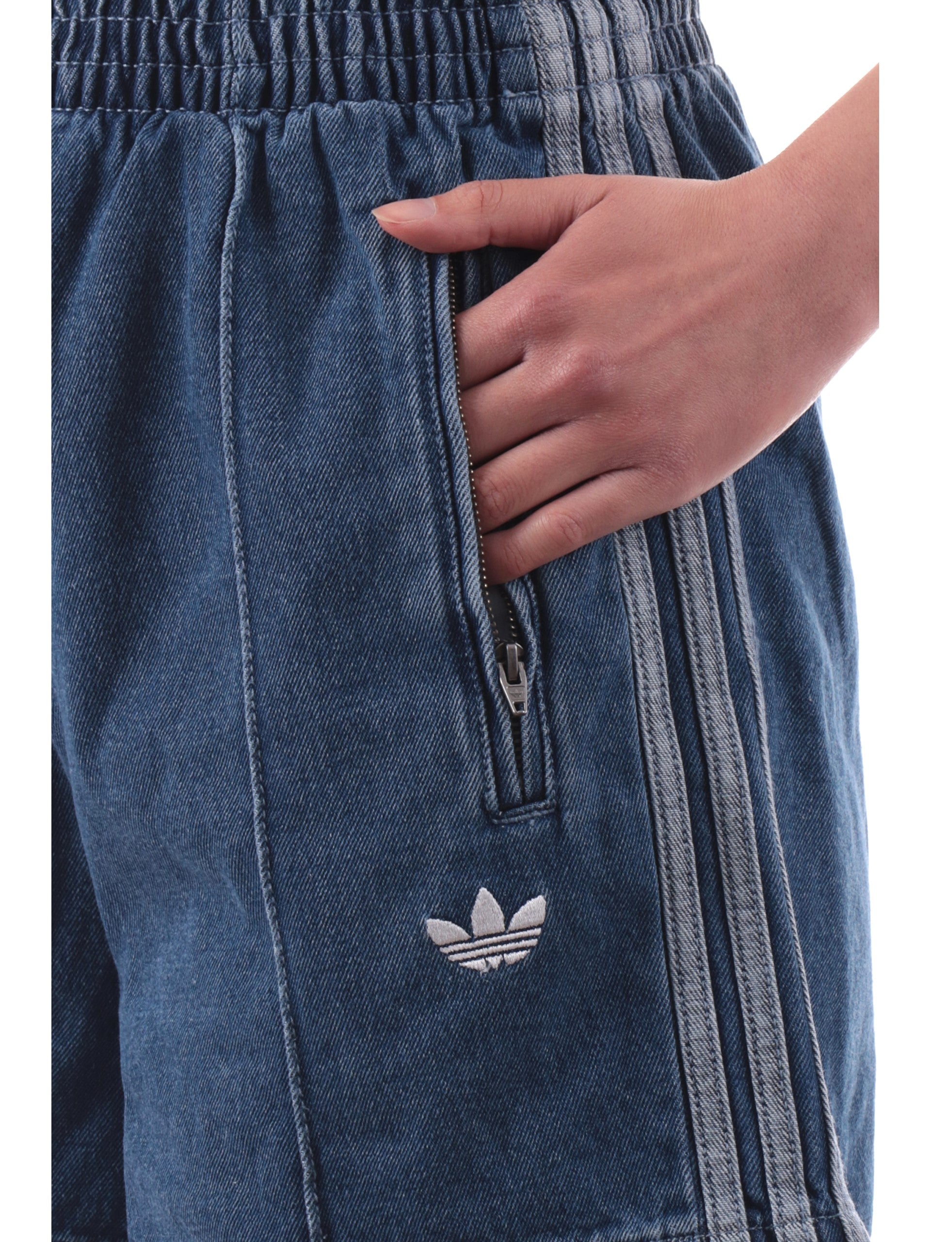 913c44809724058cd1e7e01a55cf073557a229e5