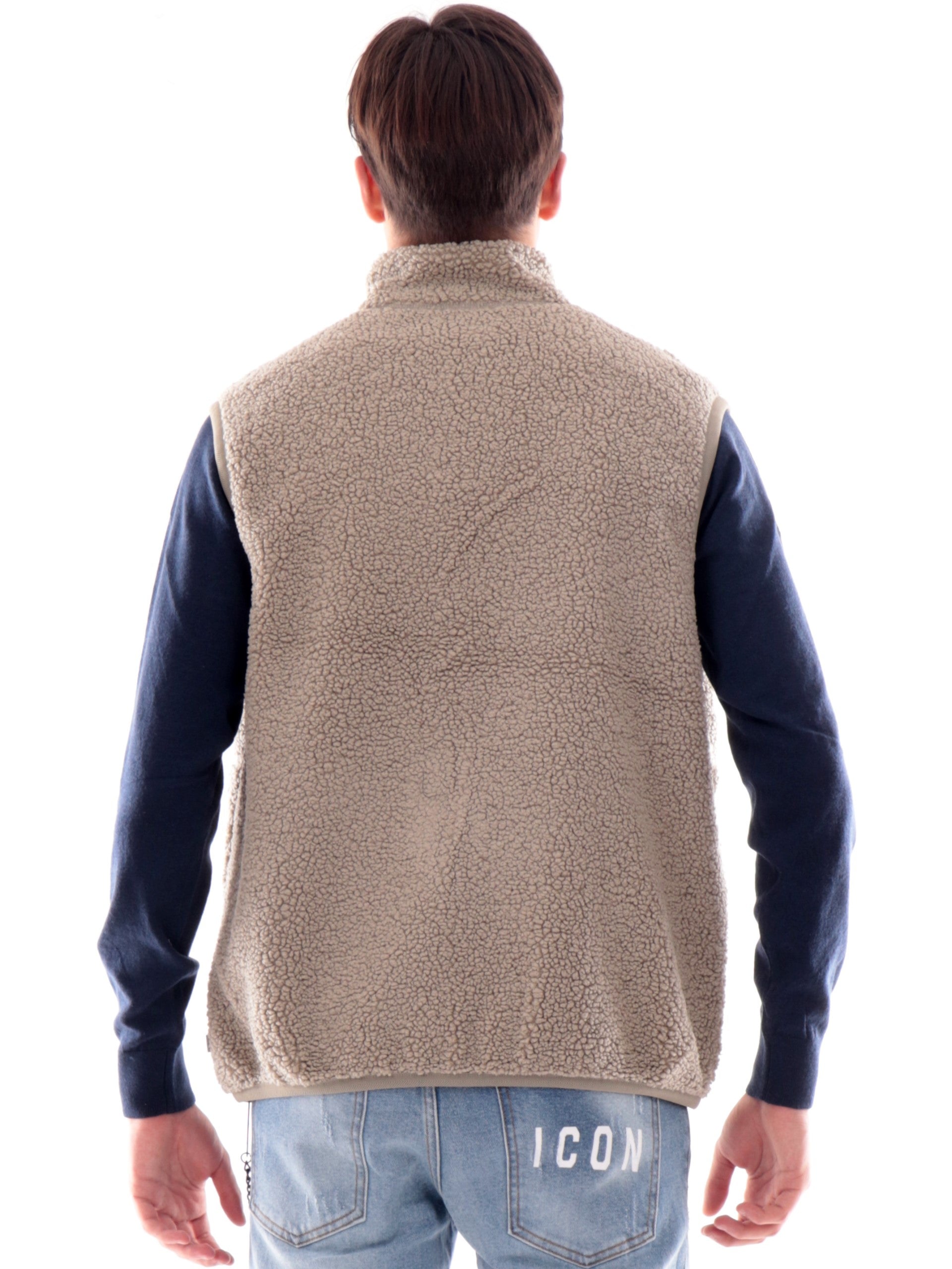 8a3984cb415e974cee28a932ae9354e27ae6f97f