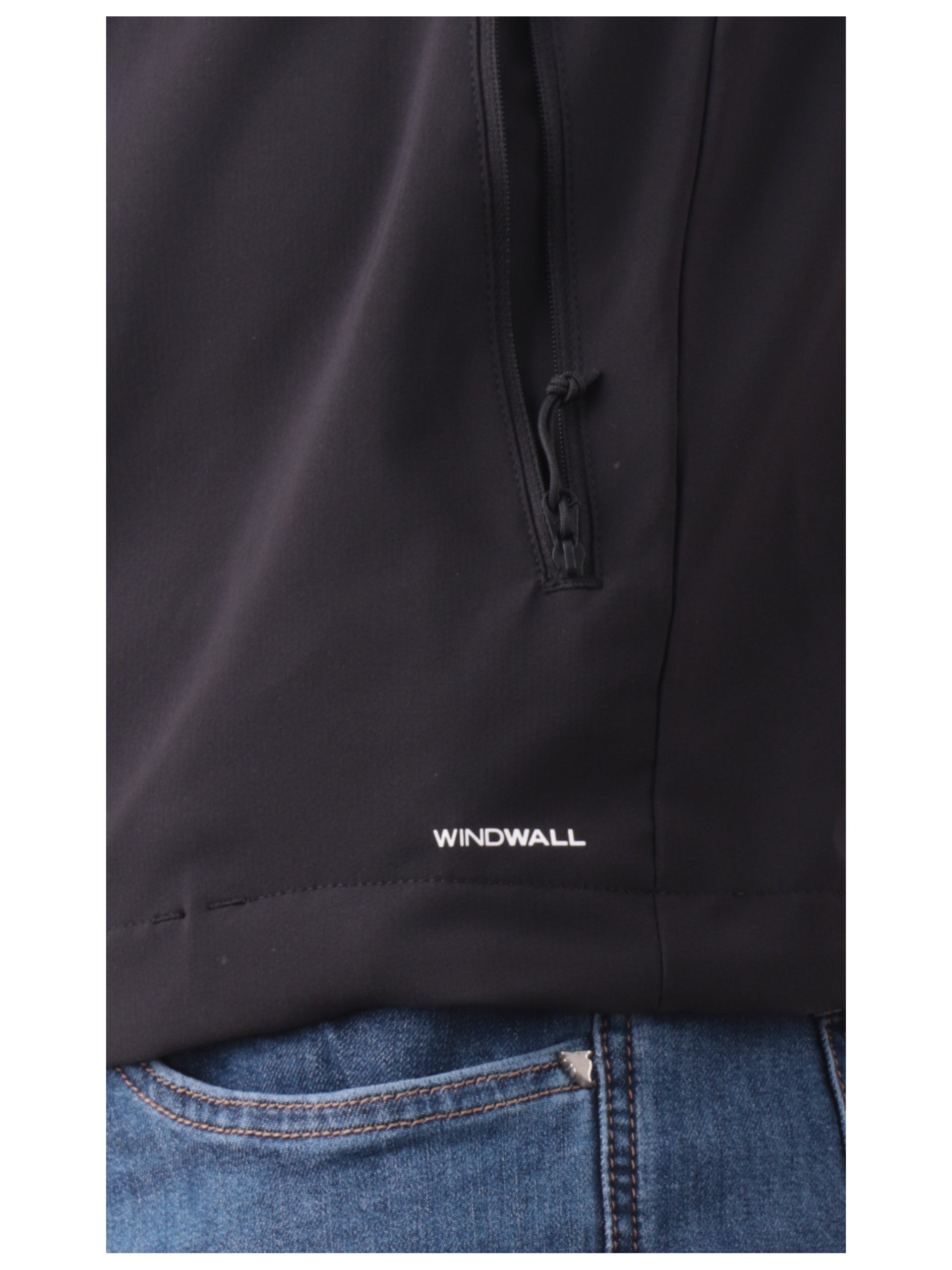 6711369b9abe1543bb73fb4e3d69d06ad5545d0e