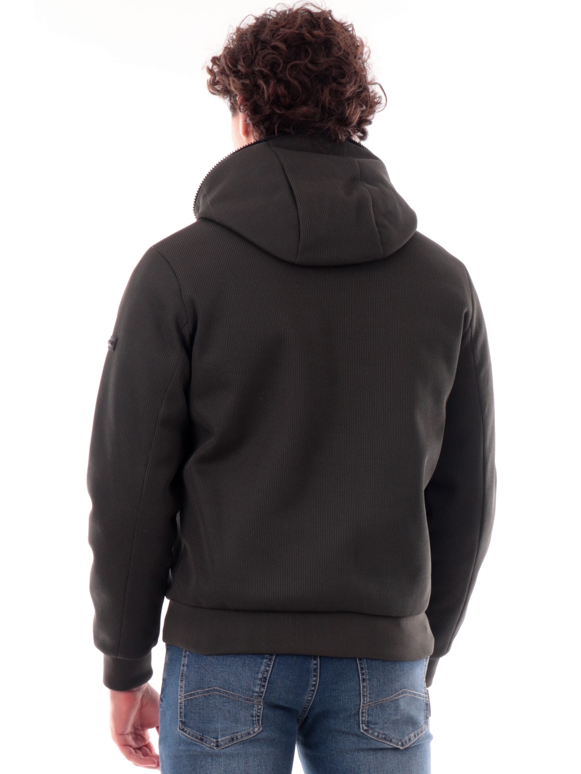 1b8aa2ca64e44ce3b94bc5c3eaf7dd15abded63a