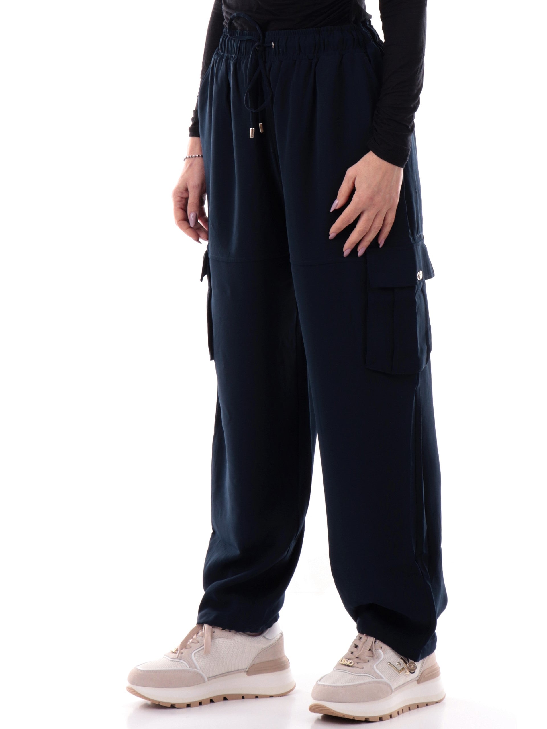 ea0221e8b77e7eec1a3f5b56aef5d394db51bbd3