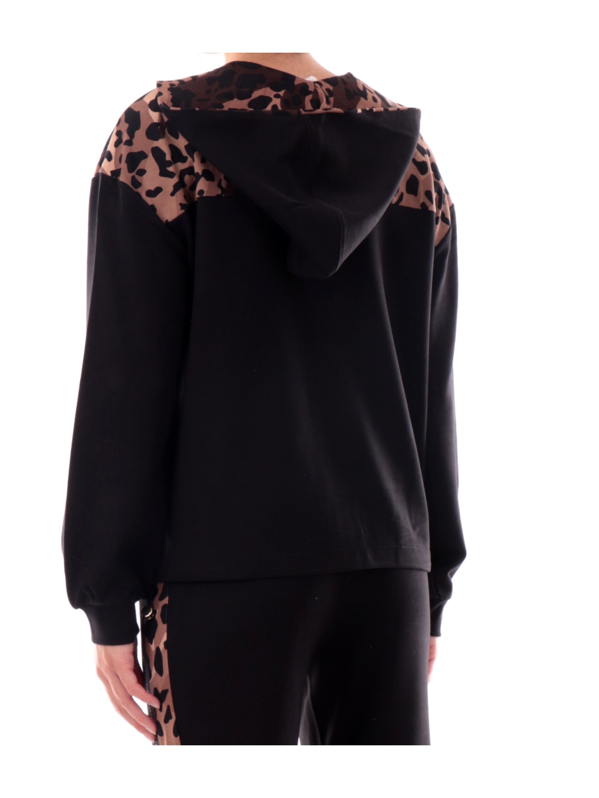 8c6b60932cc03868aa7305bbec971d12f2cc54df