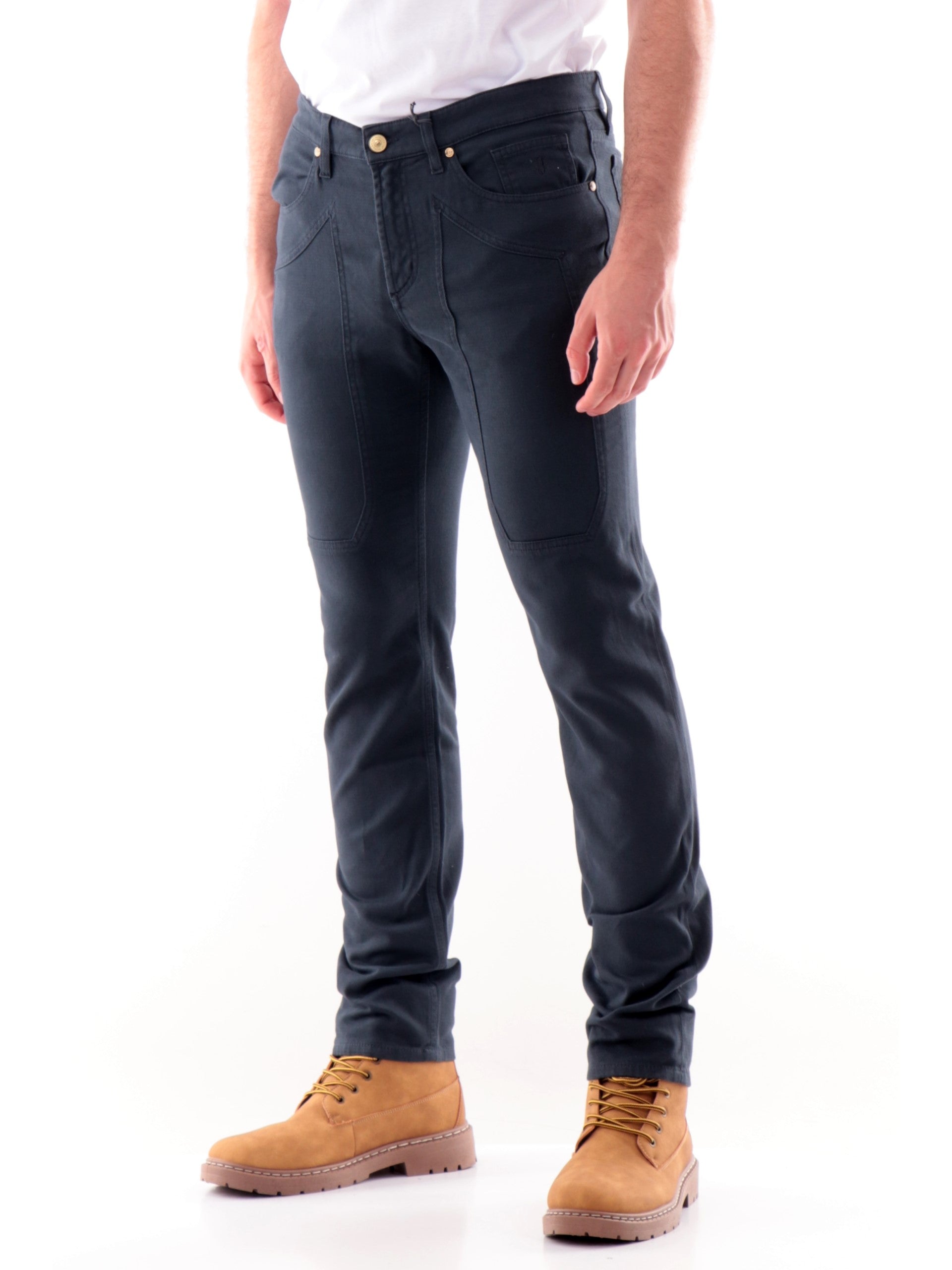 e2b5dacdaf2fec2fe40c1f5f79a35b5056a7a200