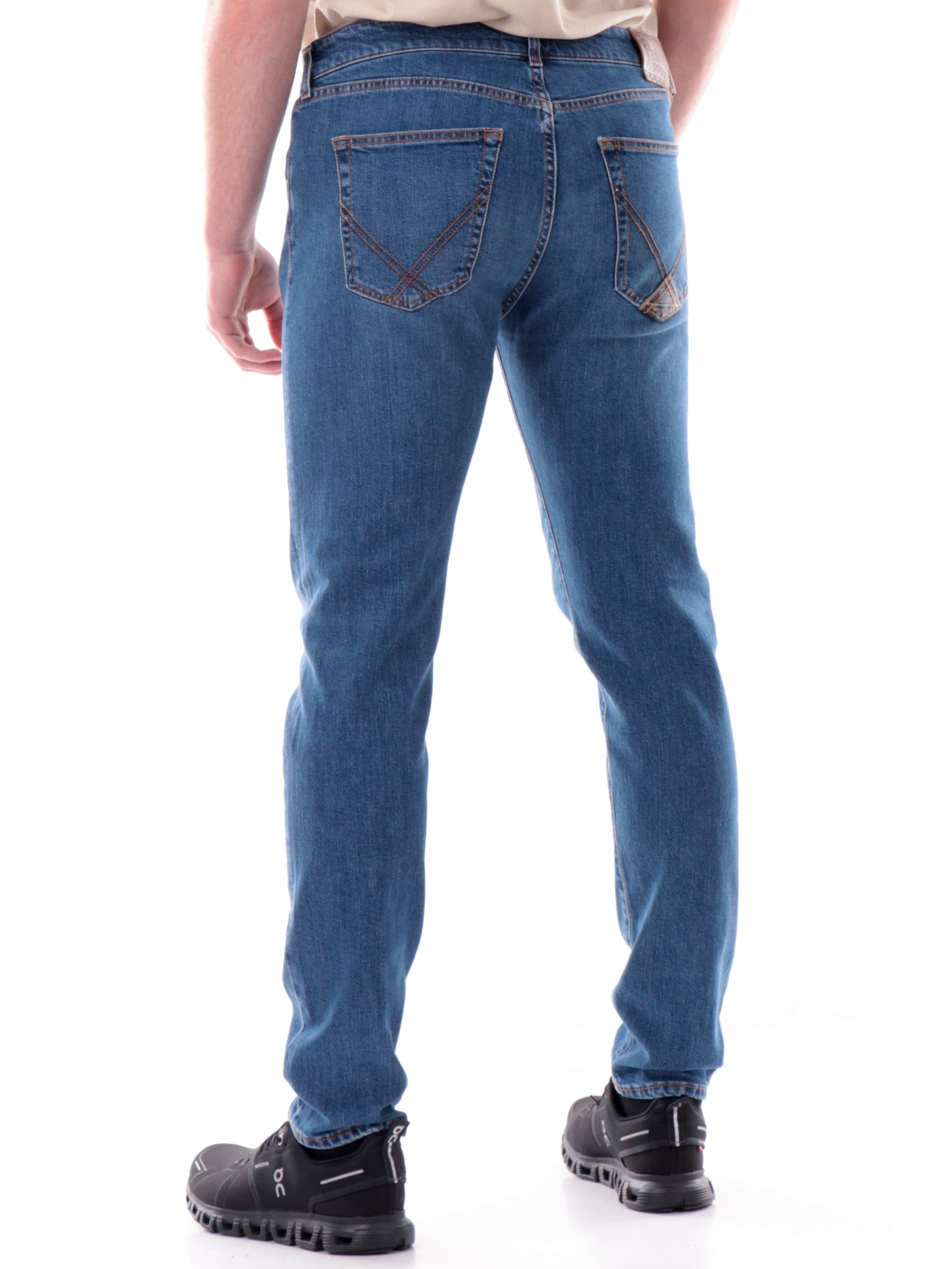 d19f0bed2fbb70b2803bfa3d5c70130a64c853ee