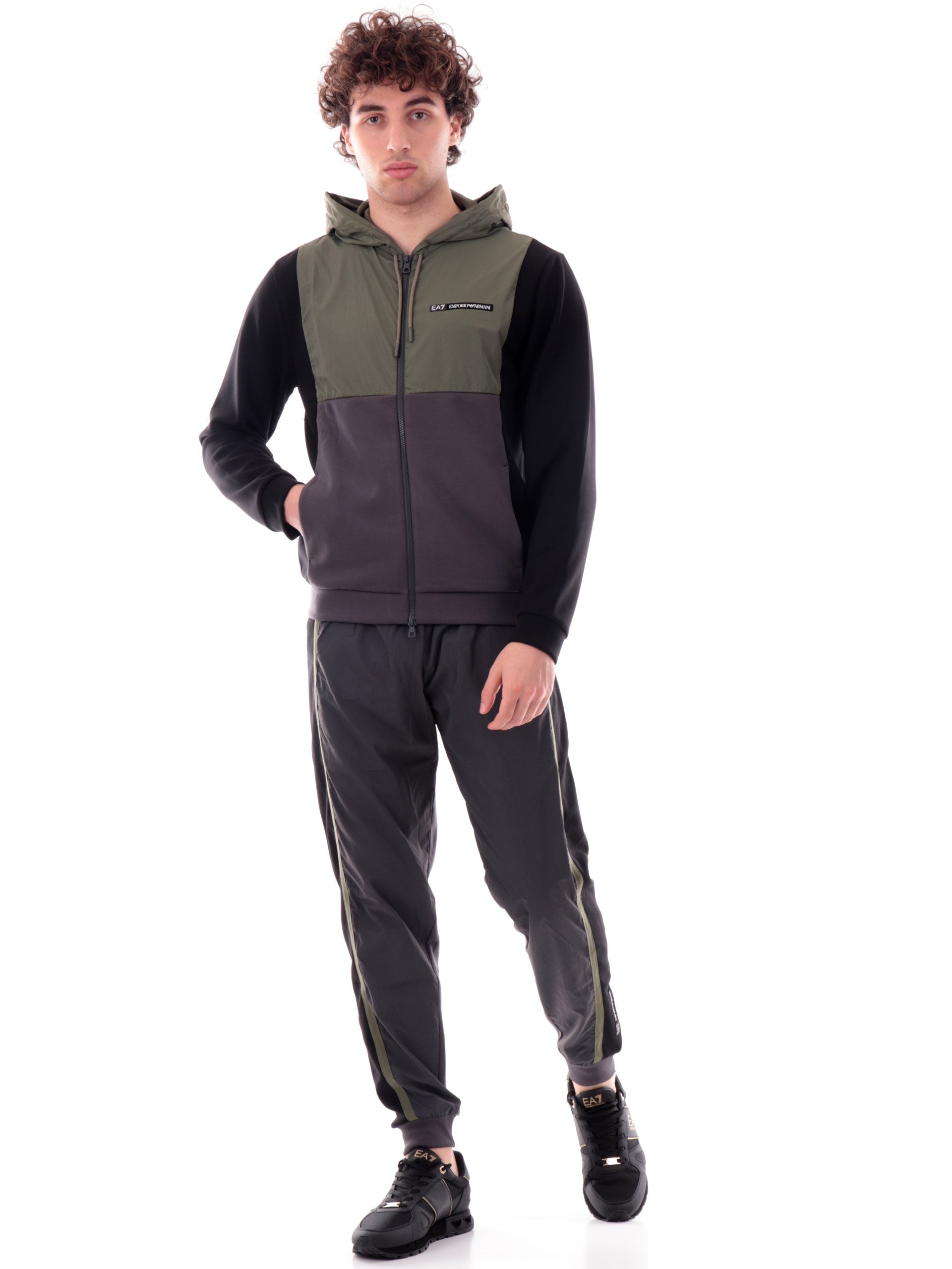 ca5d6321efb648bbadb873227e0434d7b4af2274