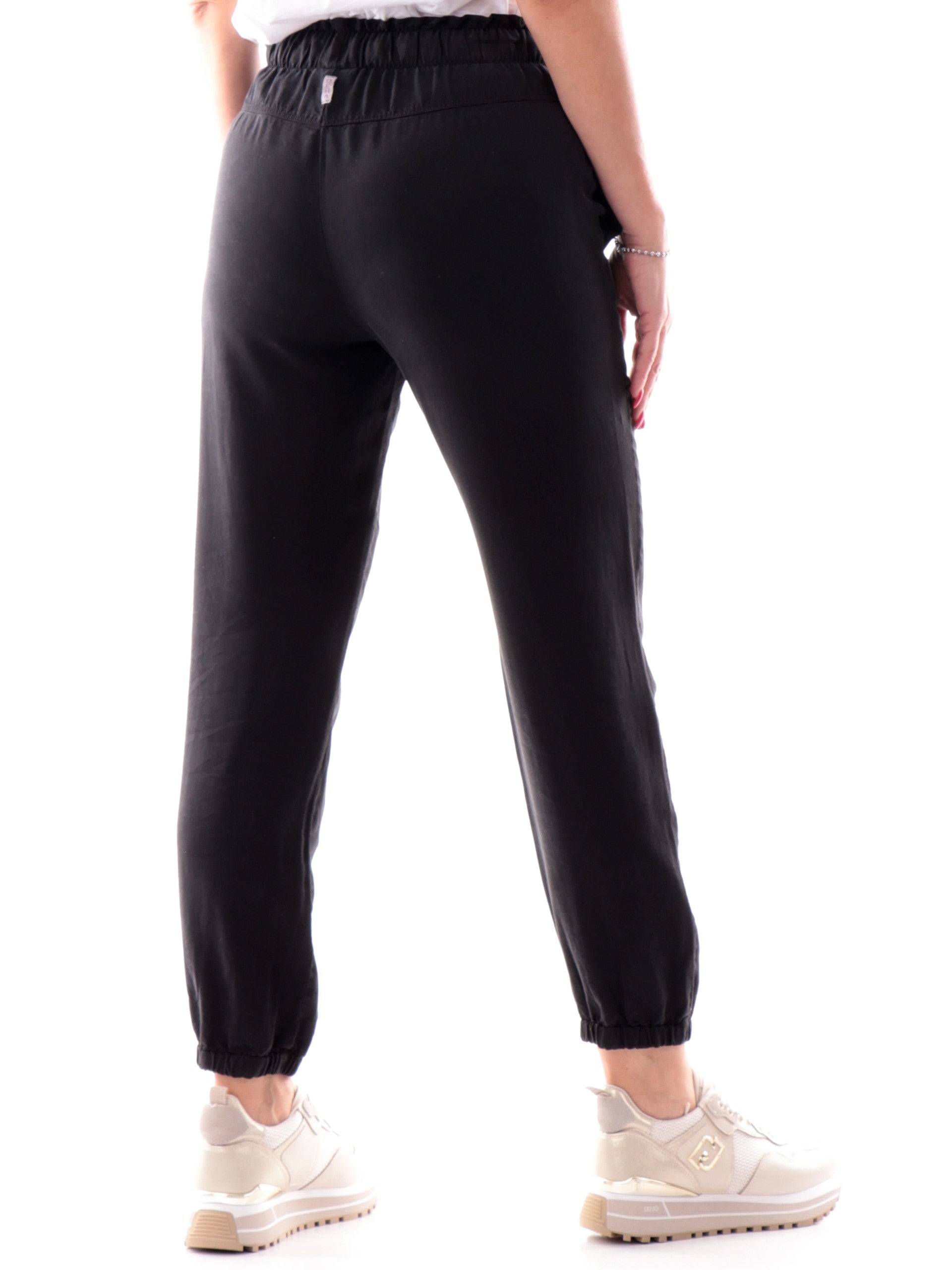 53f9956ca09de7d4e8bd2c06451bd87914850dcc