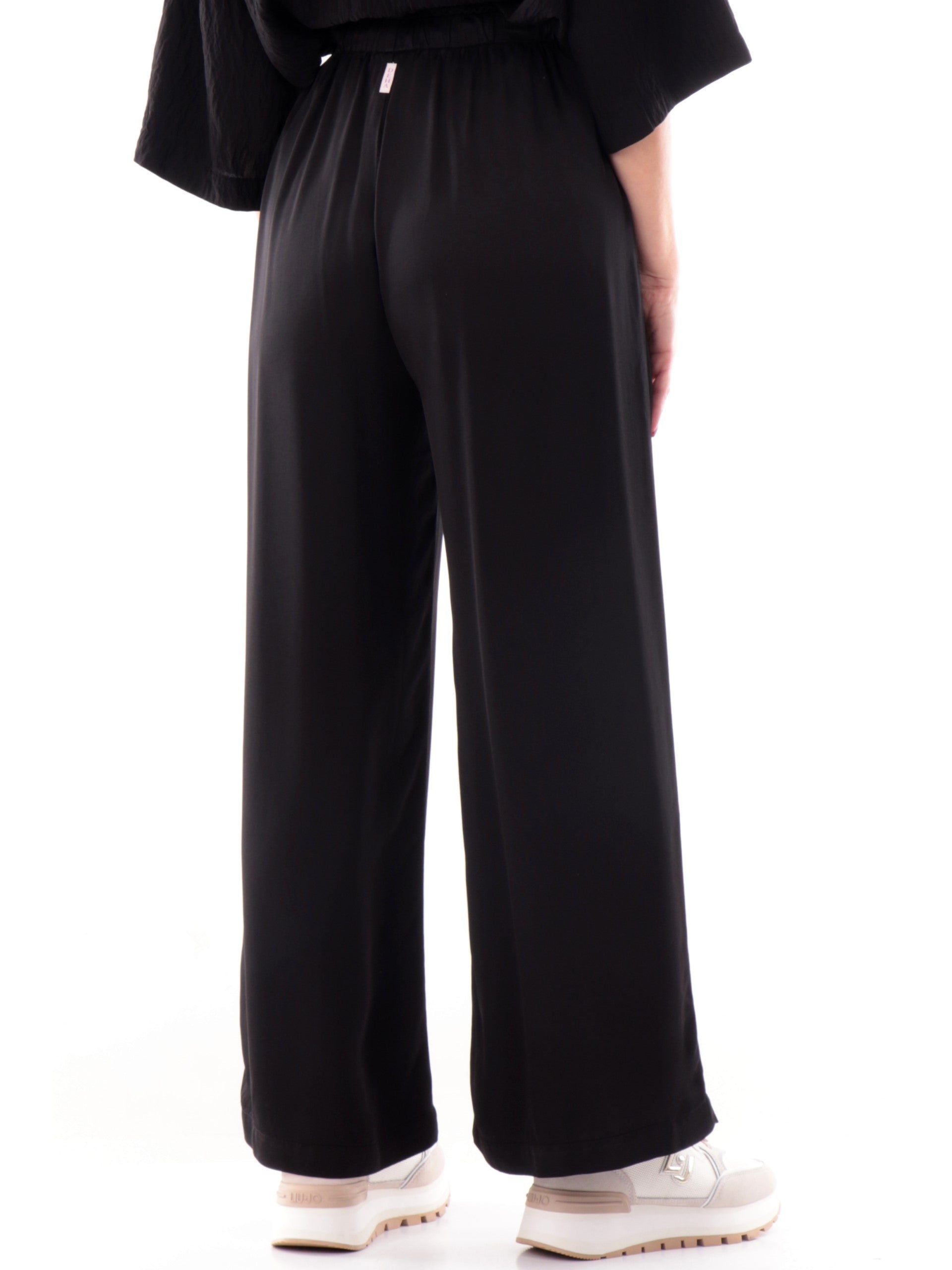 01eb852c5072f89f8539716dd1c624e92e959bb2