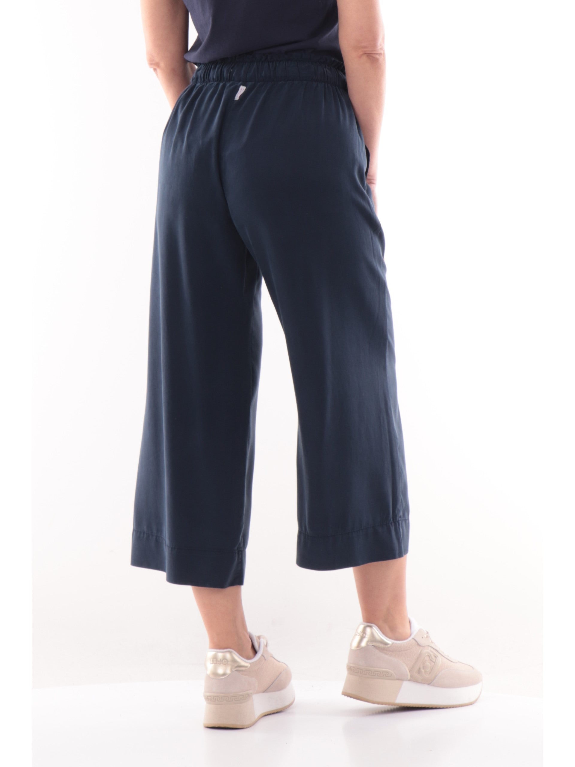 9be2ff8324192d382c8546100f4afbf807142873