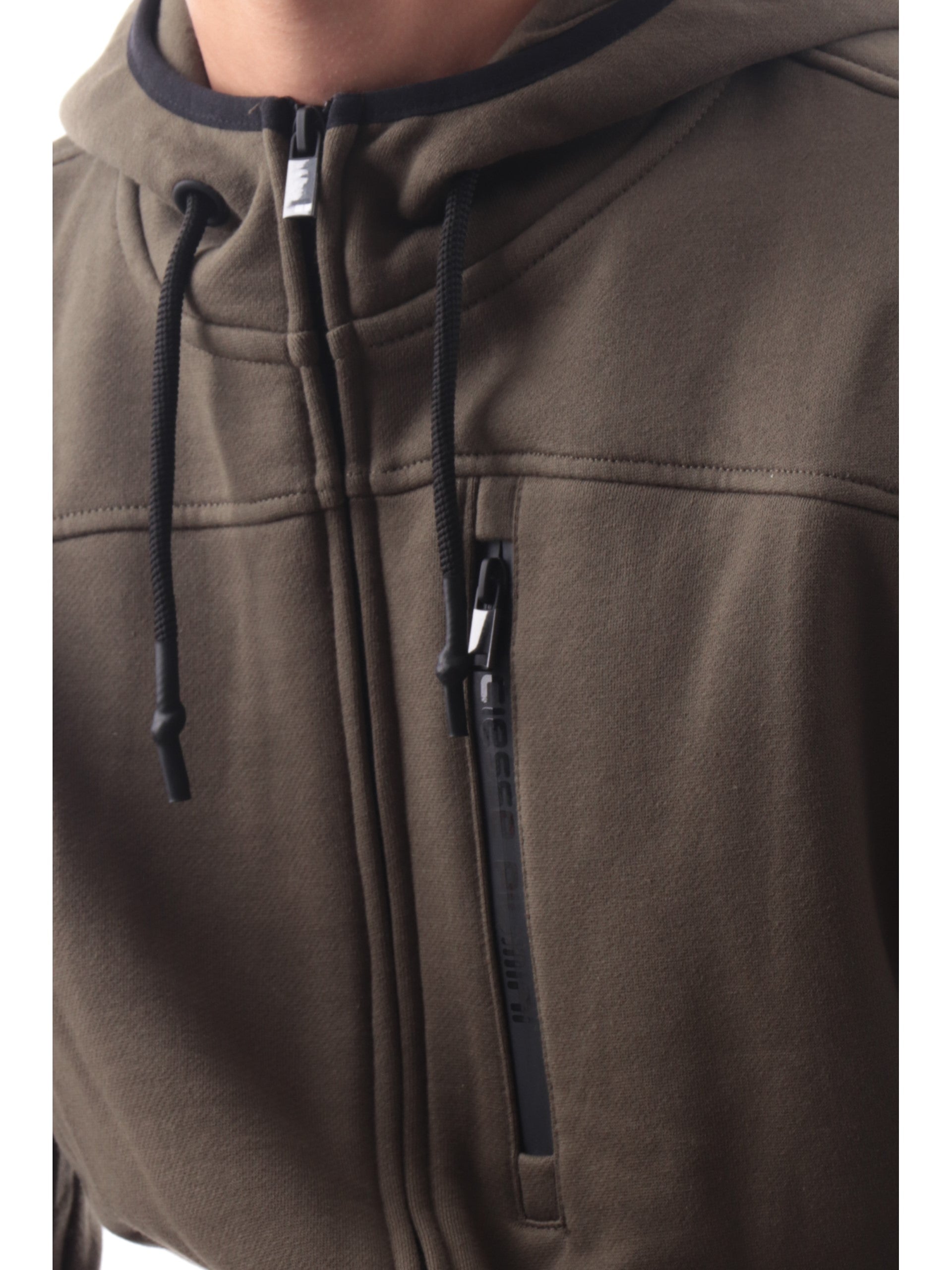 2d3627a5b7fa19e4bdde90e72692ef3753696d53