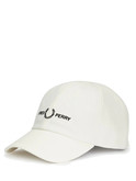 cappello fred perry bianco con visiera hw4630 