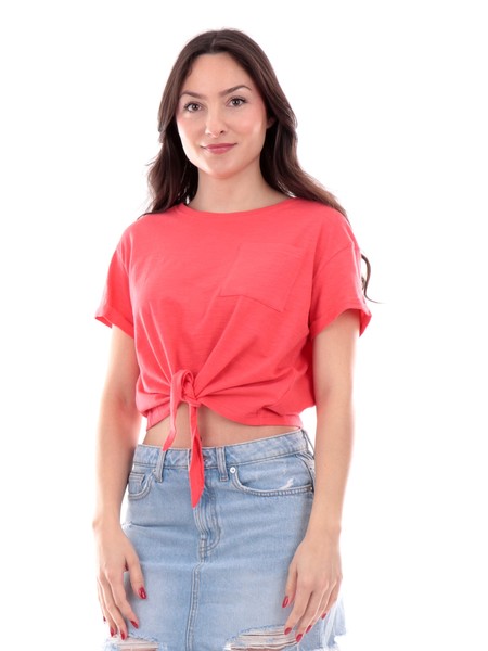 t-shirt-crop-con-nodo-e-taschino-rosso-corallo-tessuto-fiammato-lar177bp